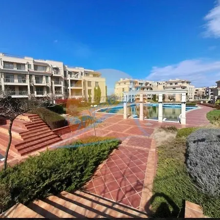 и студия в комплекс Flores Garden Tchernomorets