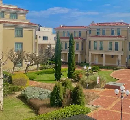 и студия в комплекс Flores Garden Διαμέρισμα