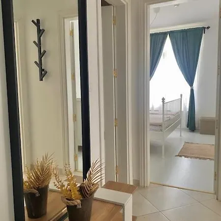 и студия в комплекс Flores Garden *