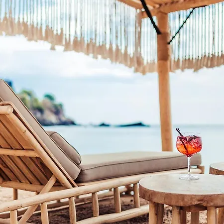 Διαμέρισμα и студия в комплекс Flores Garden Τσερνομόρετς