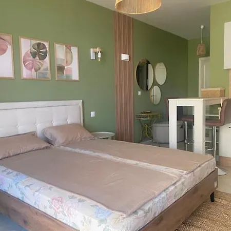 Διαμέρισμα и студия в комплекс Flores Garden *