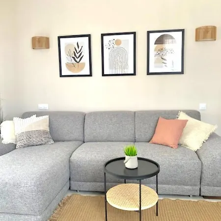 и студия в комплекс Flores Garden Διαμέρισμα