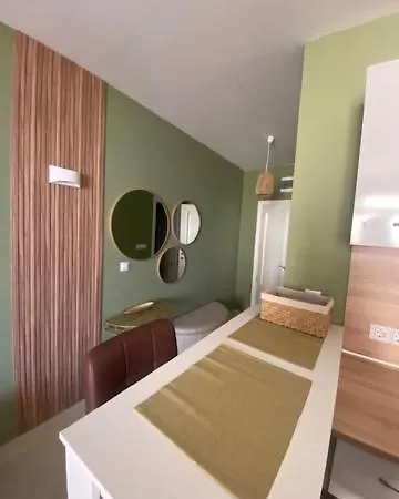 Appartement и студия в комплекс Flores Garden Tchernomorets