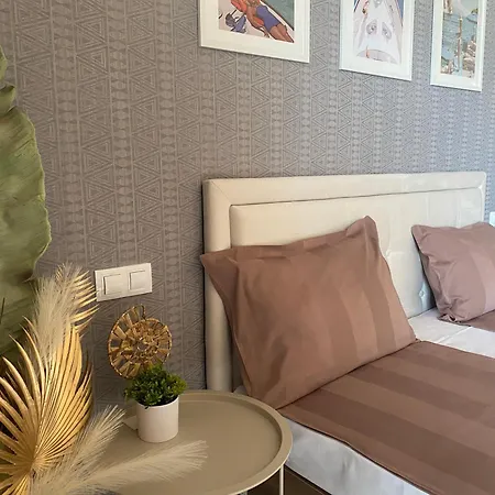 Appartement и студия в комплекс Flores Garden Tchernomorets