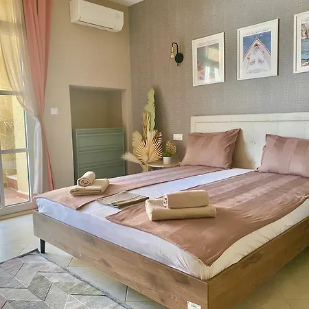 Διαμέρισμα и студия в комплекс Flores Garden *