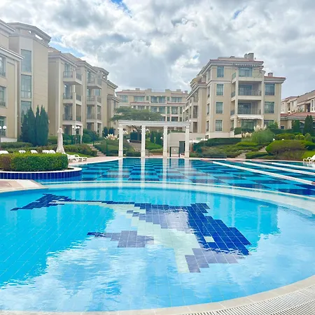 и студия в комплекс Flores Garden Appartement Tchernomorets