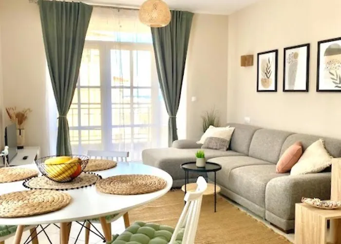 и студия в комплекс Flores Garden *