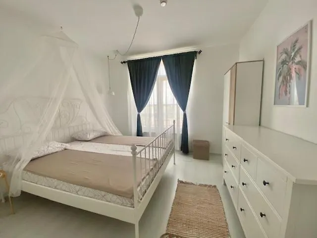 и студия в комплекс Flores Garden