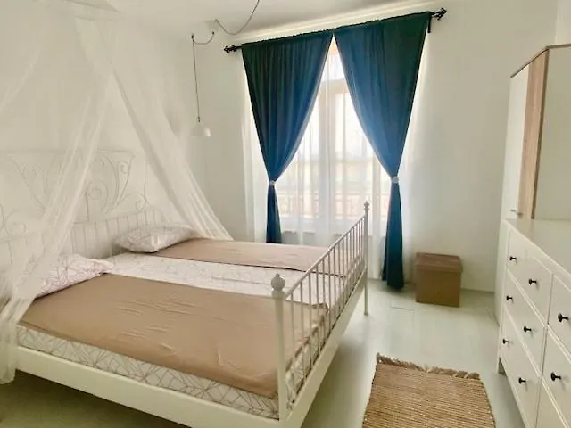 Appartamento и студия в комплекс Flores Garden Chernomorets