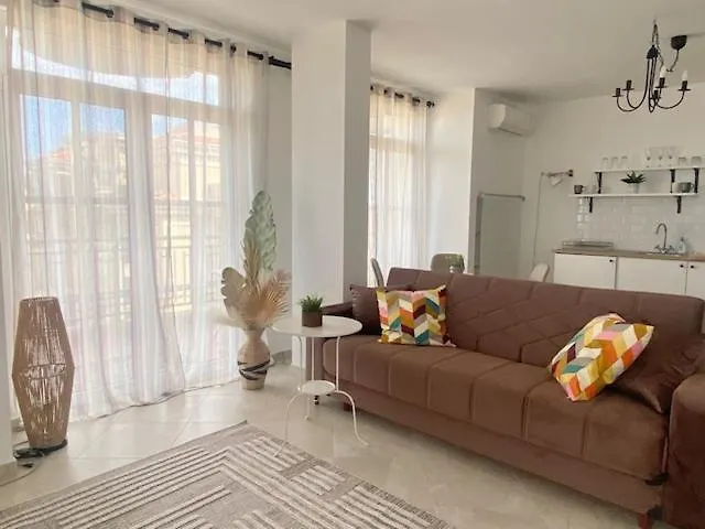 Appartamento и студия в комплекс Flores Garden Chernomorets