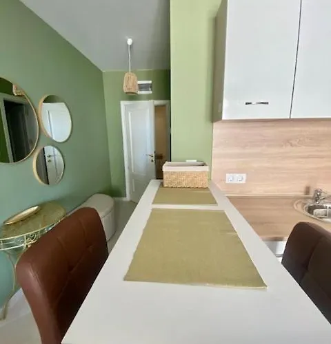 и студия в комплекс Flores Garden *