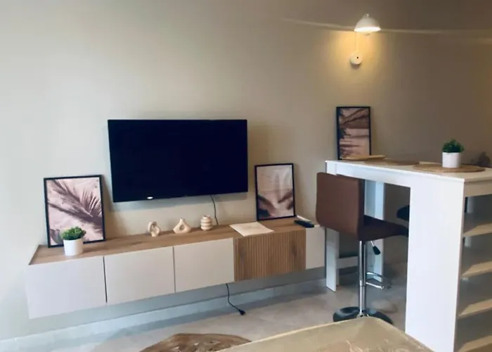 и студия в комплекс Flores Garden Chernomorets