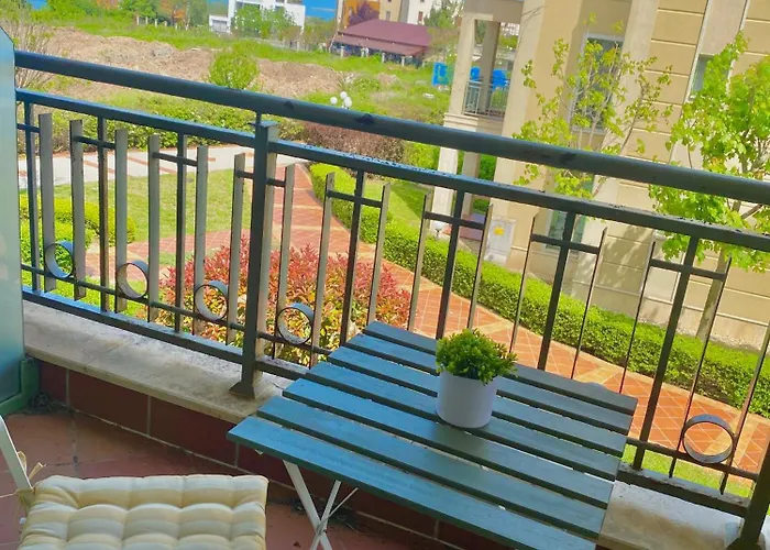 Appartamento и студия в комплекс Flores Garden Chernomorets