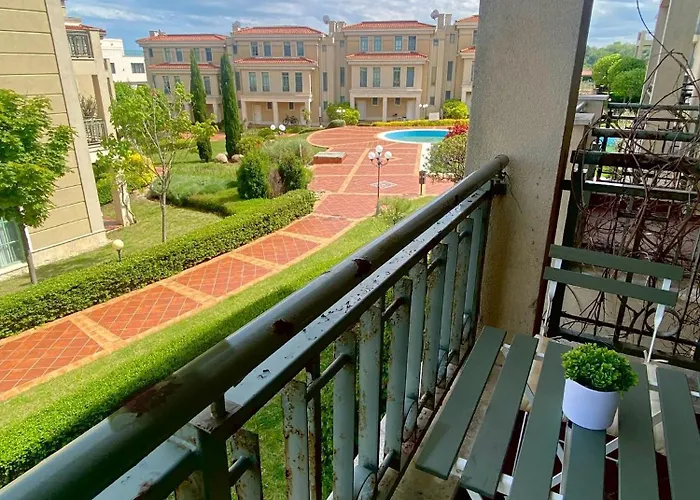 и студия в комплекс Flores Garden Appartamento Chernomorets