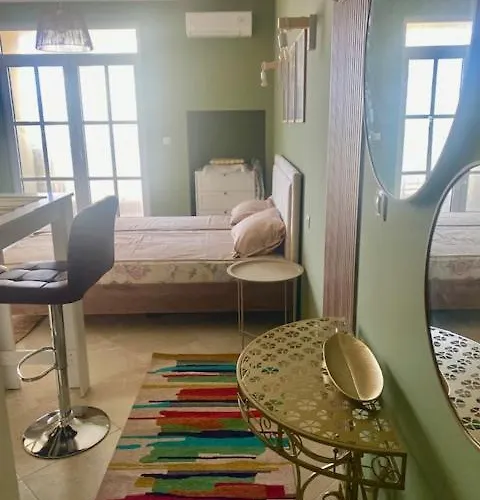 и студия в комплекс Flores Garden Appartamento