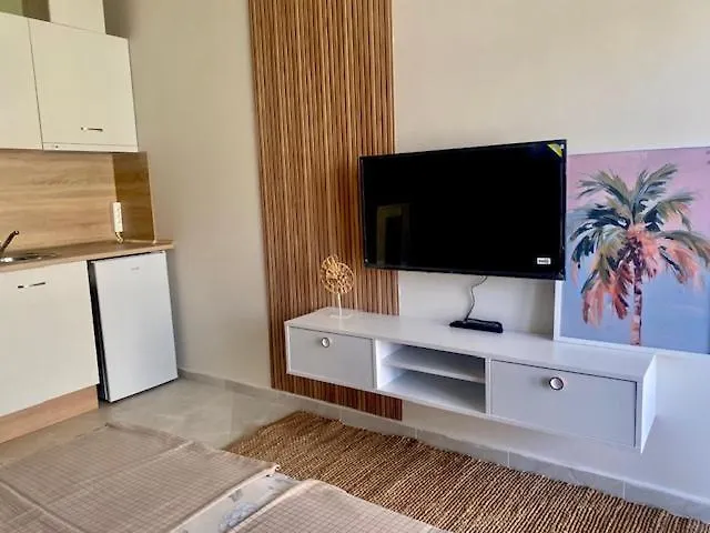 и студия в комплекс Flores Garden Appartamento