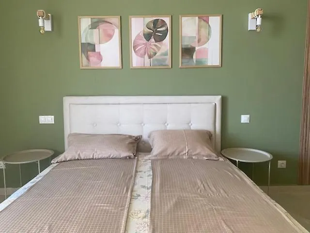 Appartamento и студия в комплекс Flores Garden *