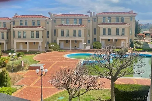 Appartamento и студия в комплекс Flores Garden Chernomorets