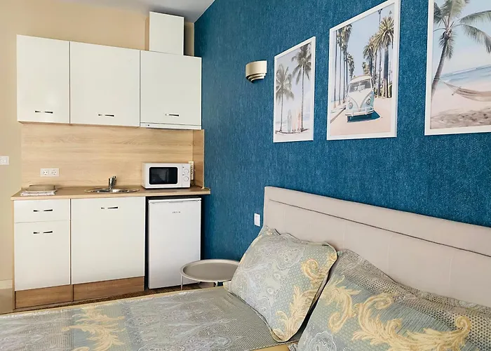 и студия в комплекс Flores Garden Appartamento *