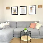 и студия в комплекс Flores Garden Διαμέρισμα