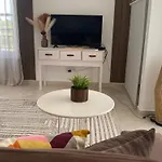 и студия в комплекс Flores Garden Διαμέρισμα *