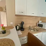 Διαμέρισμα и студия в комплекс Flores Garden