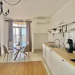 и студия в комплекс Flores Garden *