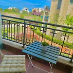 Διαμέρισμα и студия в комплекс Flores Garden Τσερνομόρετς