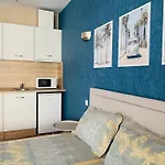 и студия в комплекс Flores Garden Διαμέρισμα *