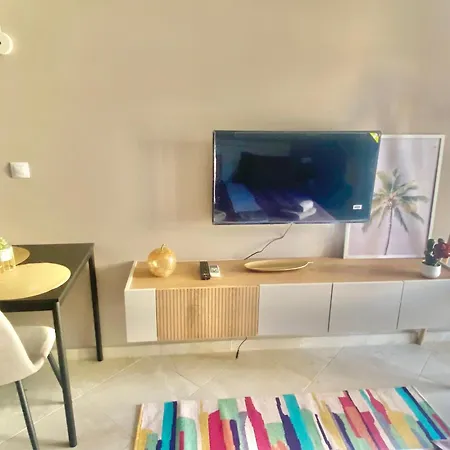 и студия в комплекс Flores Garden شقة *