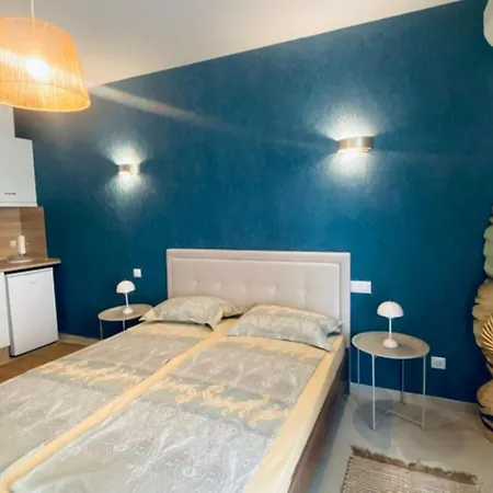 Appartement и студия в комплекс Flores Garden Chernomorets