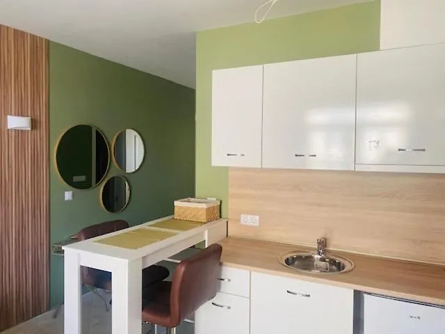 и студия в комплекс Flores Garden