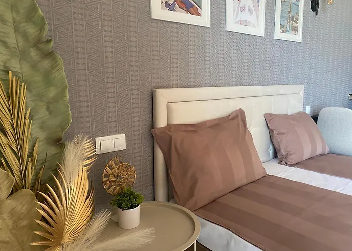 Apartament и студия в комплекс Flores Garden Cernomoreț