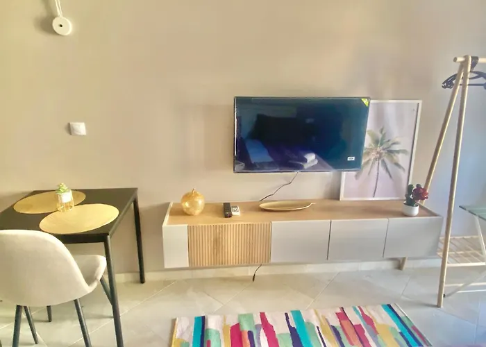 и студия в комплекс Flores Garden Apartament *