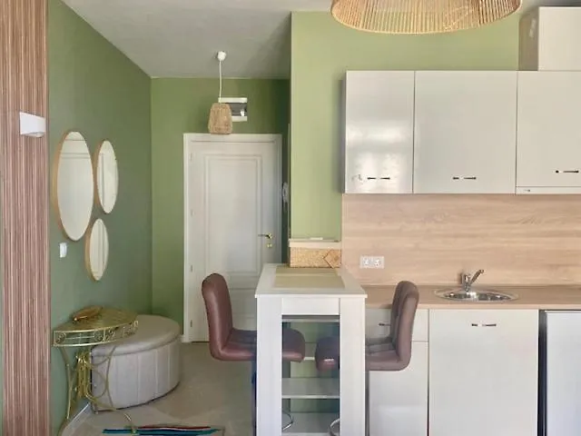 и студия в комплекс Flores Garden * Cernomoreț