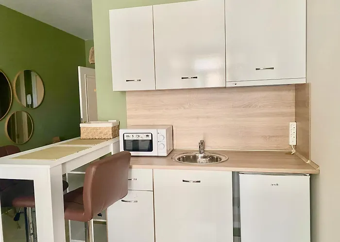 и студия в комплекс Flores Garden Apartament *